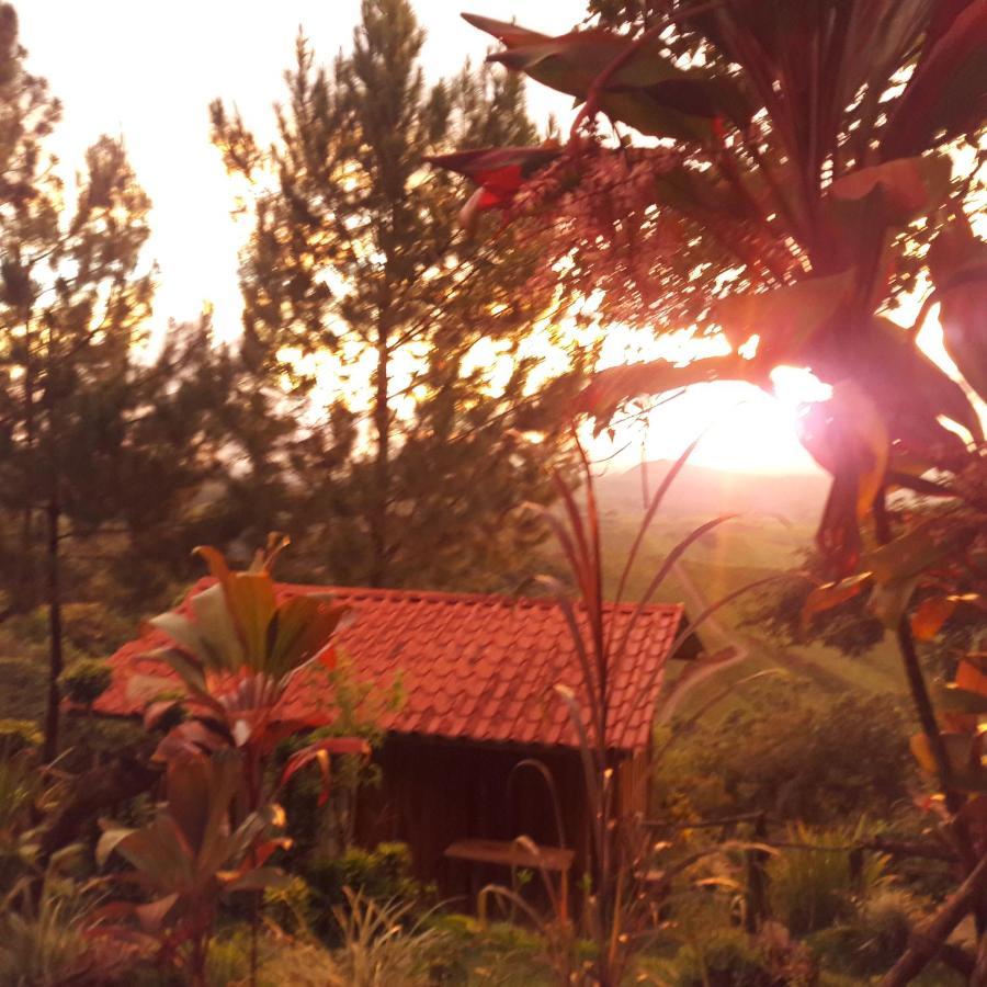 Cabecera de Canas Cabanas Don Camilo Albergue De Montana מראה חיצוני תמונה