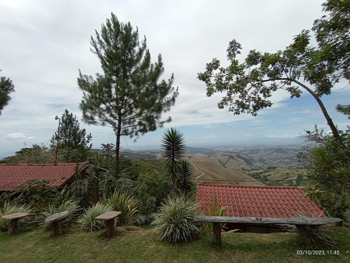 Cabecera de Canas Cabanas Don Camilo Albergue De Montana מראה חיצוני תמונה