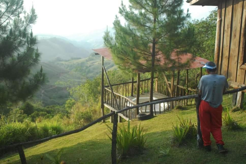 Cabecera de Canas Cabanas Don Camilo Albergue De Montana מראה חיצוני תמונה