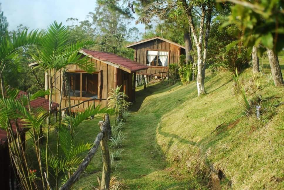 Cabecera de Canas Cabanas Don Camilo Albergue De Montana מראה חיצוני תמונה