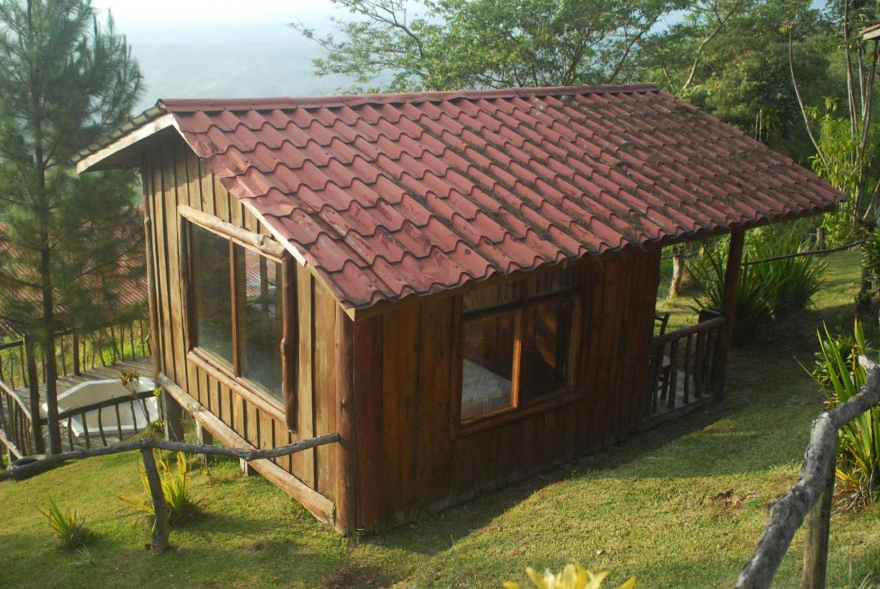 Cabecera de Canas Cabanas Don Camilo Albergue De Montana מראה חיצוני תמונה