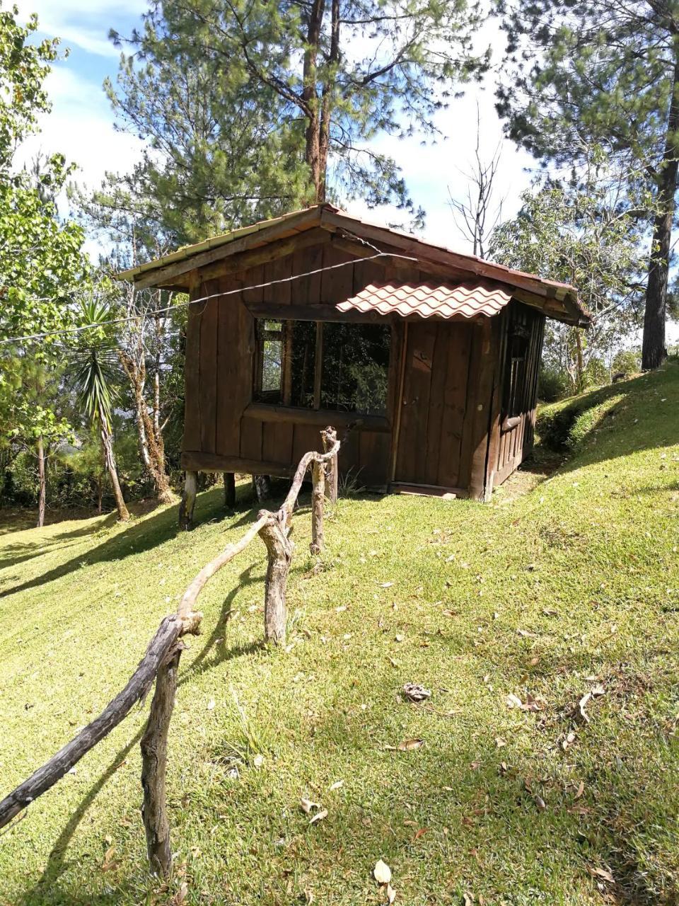 Cabecera de Canas Cabanas Don Camilo Albergue De Montana מראה חיצוני תמונה