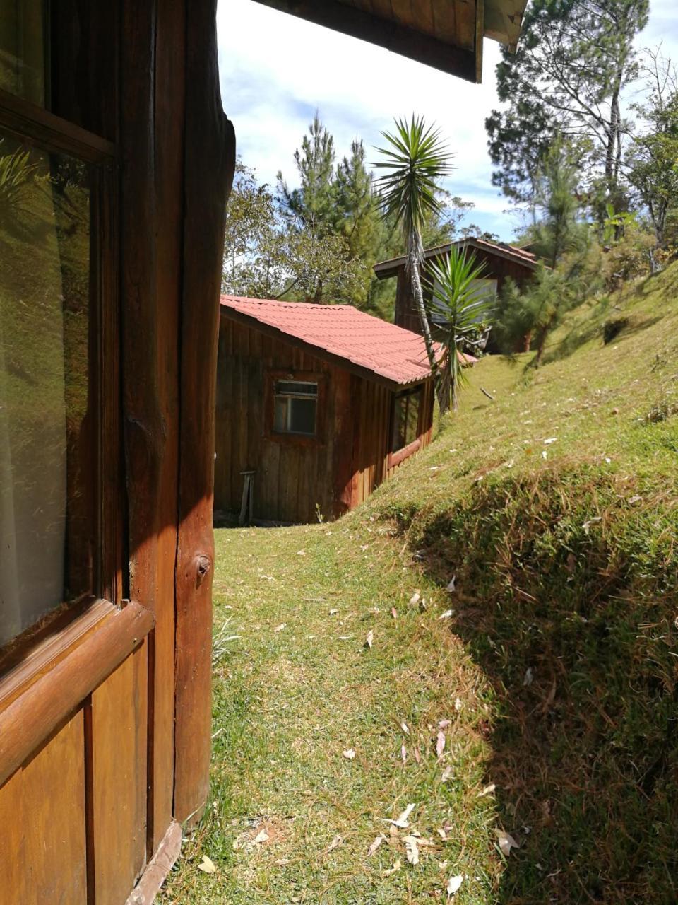 Cabecera de Canas Cabanas Don Camilo Albergue De Montana מראה חיצוני תמונה