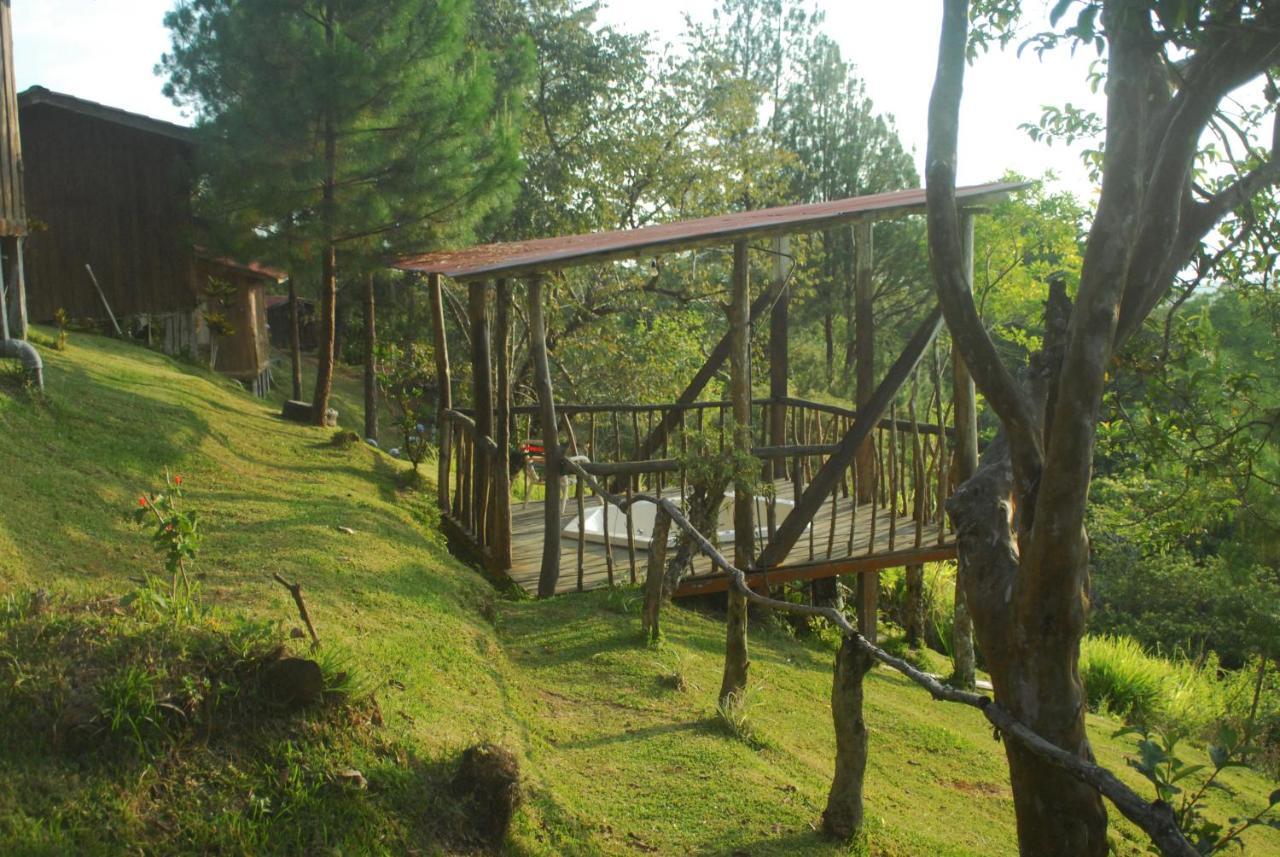 Cabecera de Canas Cabanas Don Camilo Albergue De Montana מראה חיצוני תמונה